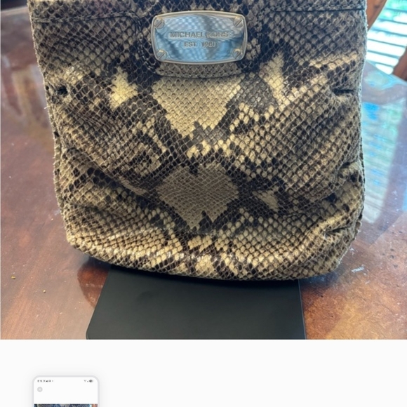 Michael Kors Handbags - Michael Kors NWOT Beige and Black Snake Print Bag